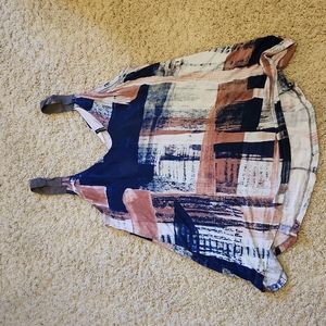 A line tank with gray straps